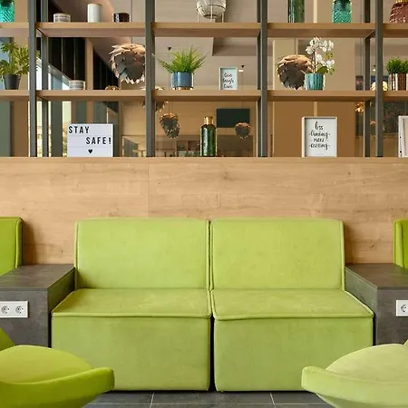 Super 8 By Wyndham Koblenz 